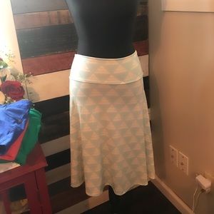 Buy 2 get 1 ♥️ NWOT LuLaRoe Azure Skirt 🙃